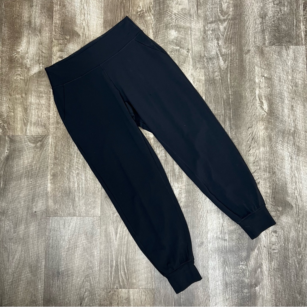 Lululemon Black Align Joggers 28”